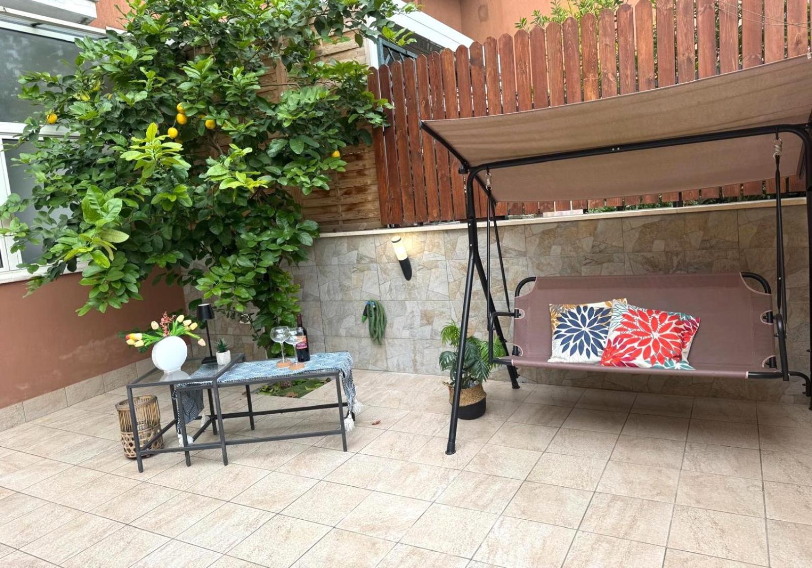 Agli Acquedotti, Con Giardino Privato Lejlighed